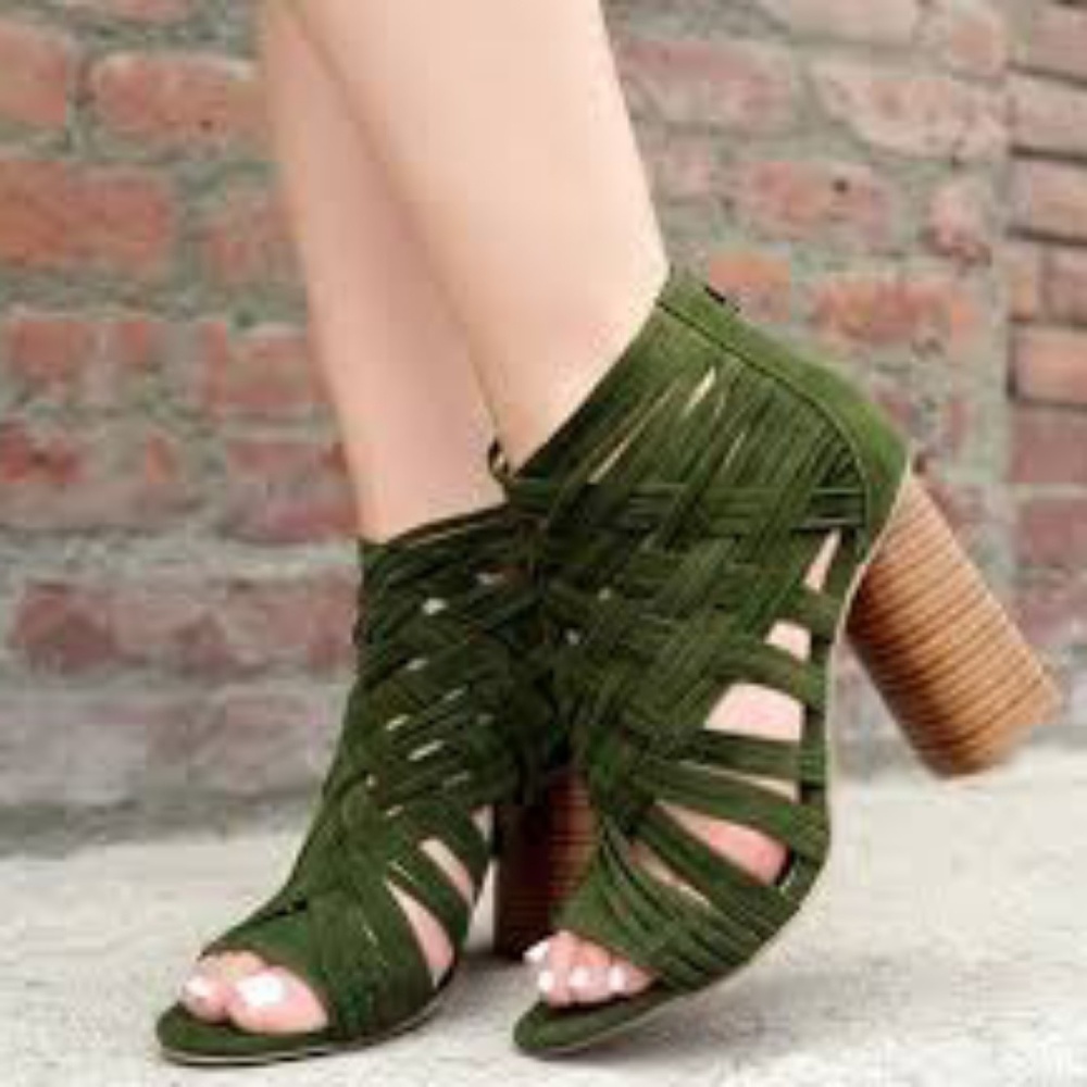 NEW Olive Strappy Chunky Peep Toe Heels - Picture 2 of 8